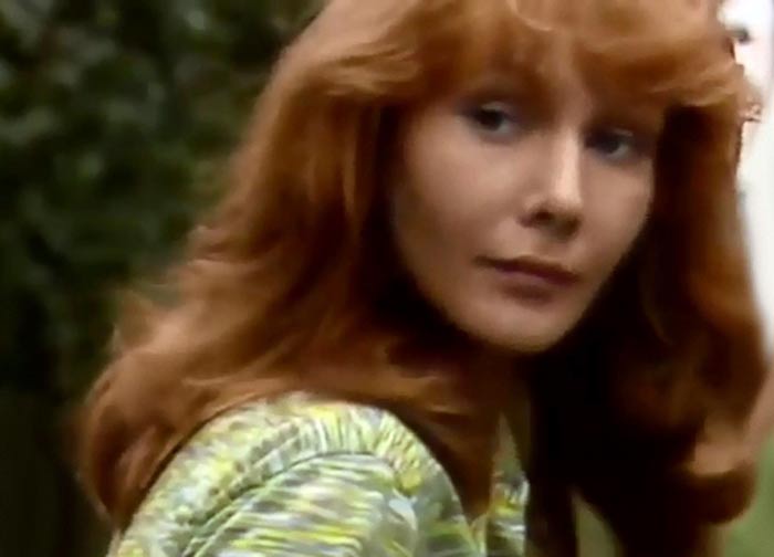 Надежда Карпеченко в фильме Дом у кольцевой дороги