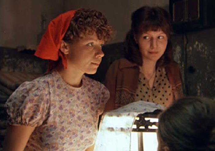 Надежда Карпеченко в фильме Впервые замужем