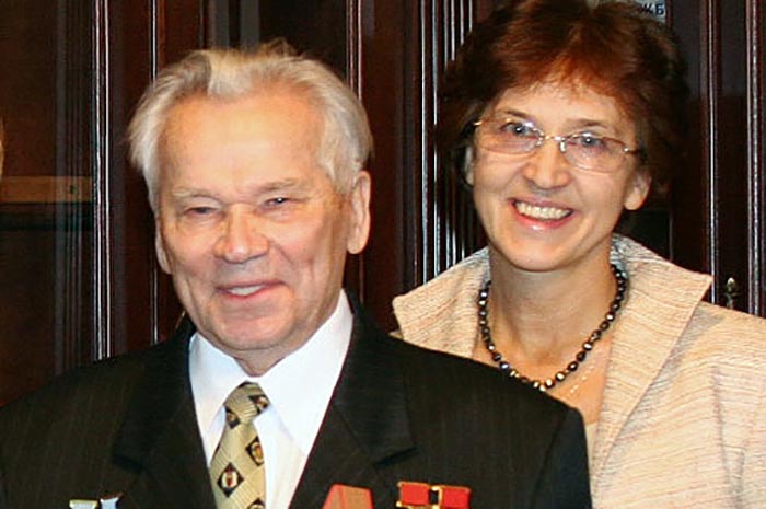 Михаил Калашников и дочь Елена