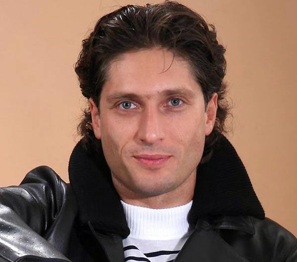 актер Сергей Комаровский