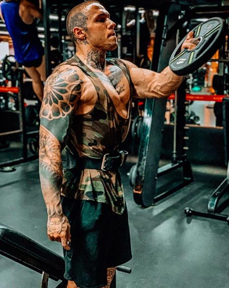 Юрий Хохлов тату 4