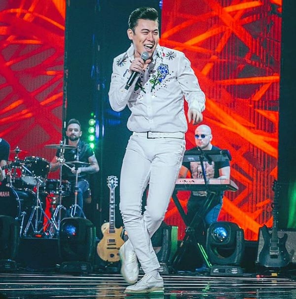 певец Адильхан Макин