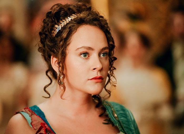 Аглая Тарасова в фильме Холоп-2