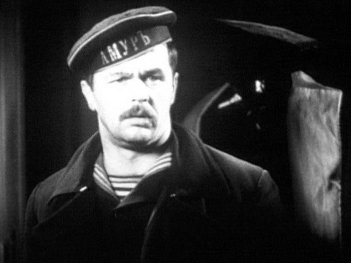 Александр Мельников в фильме Депутат Балтики