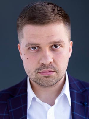 актер Александр Игоревич Смирнов