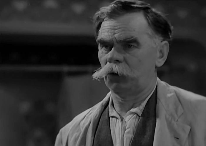 Александр Чистяков в фильме Веселей нас нет