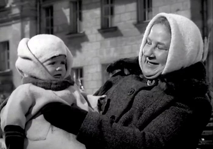 Александра Тришко в фильме Алёша Птицын вырабатывает характер