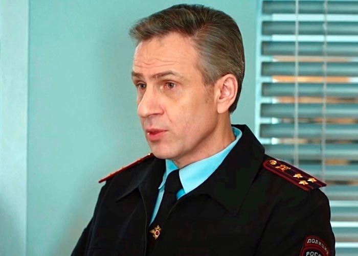 Алексей Сдобнов в сериале Девушки с Макаровым 2