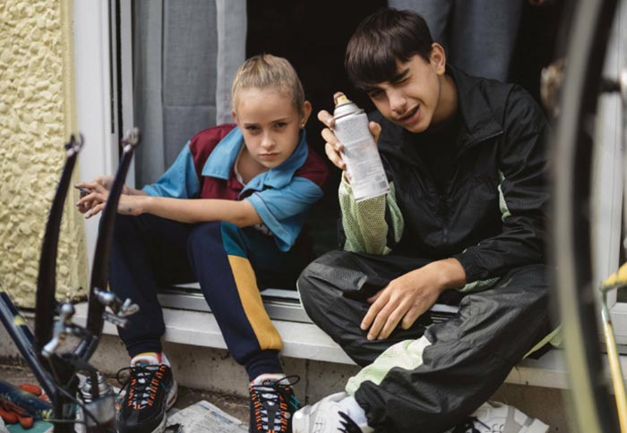 Алин Узун и Лола Кэмпбелл на съемках фильма Задира