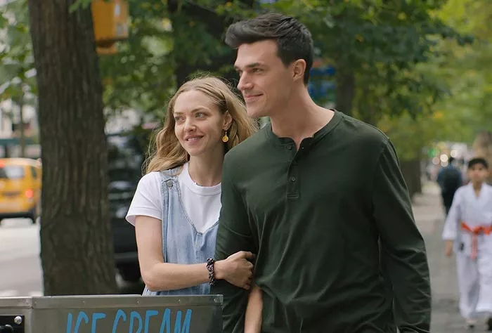 Аманда Сейфрид в фильме Глоток воздуха