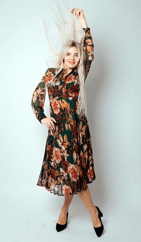 актриса Анастасия Латникова