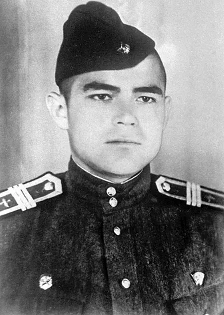 Андриян Николаев в молодости