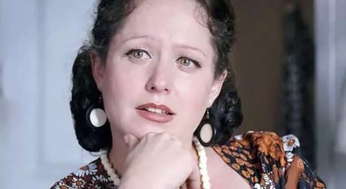 Анжела Чобану в фильме Огни притона