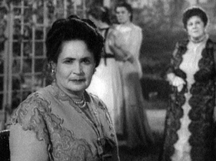 Анна Никритина в фильме Враги