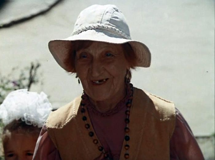 Анна Радецкая в фильме Приморский бульвар