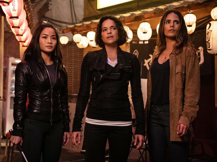 Анна Саваи в фильме Форсаж 9