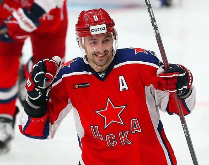 хоккеист Антон Слепышев