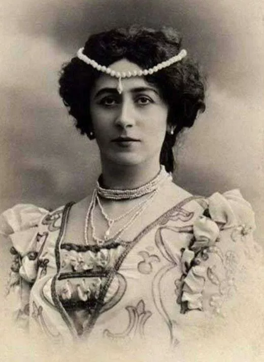 Антонина Нежданова в молодости