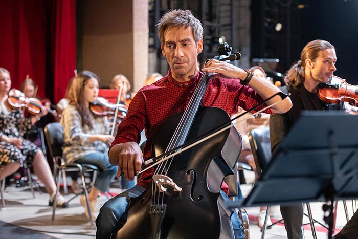 Артем Ткаченко в сериале Струны