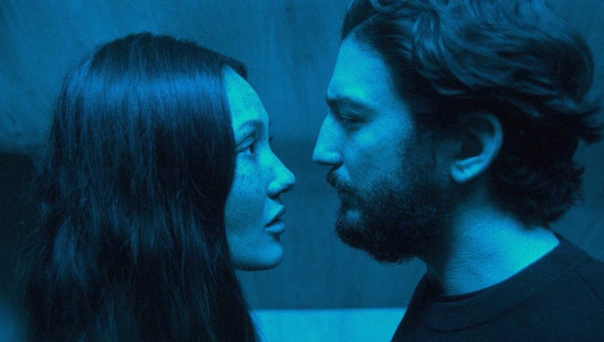 Айлия Марзолф в фильме Тайна проклятой обители