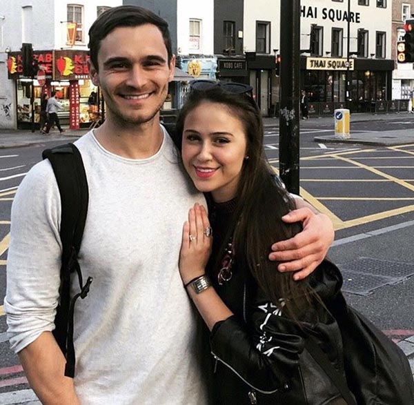 Мария Бакалова и Джулиан Костов