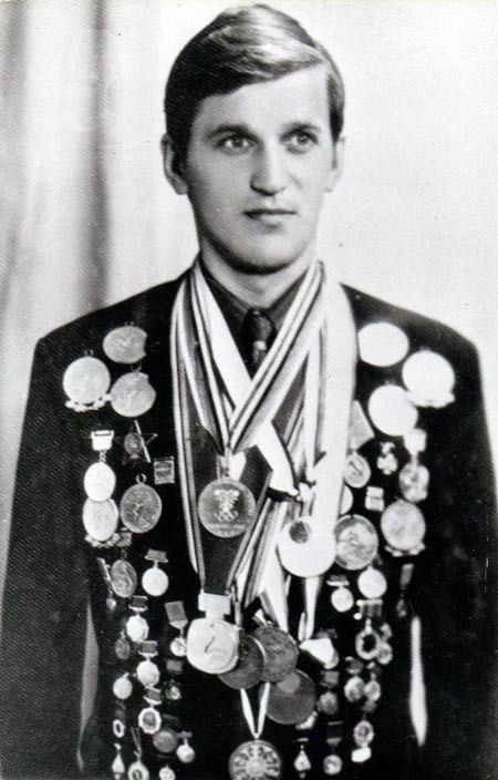 Советский биатлонист Александр Тихонов