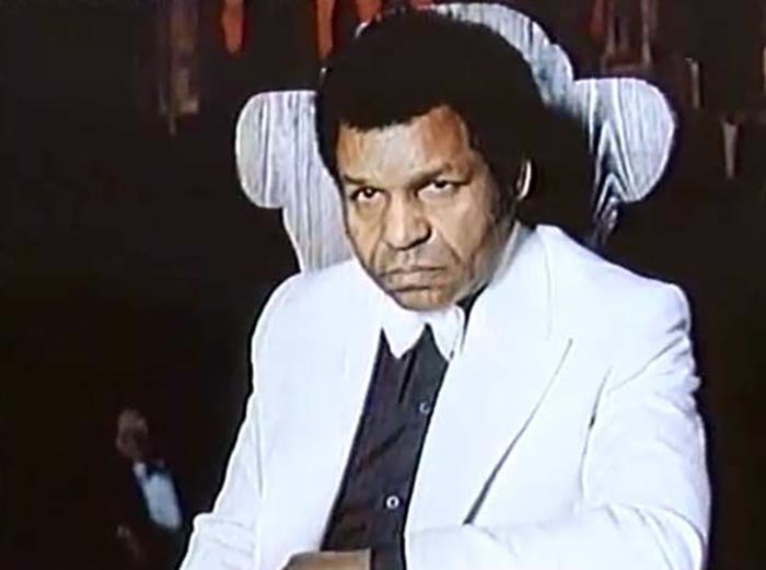 Боб Цымба в фильме Такая поздняя такая теплая осень