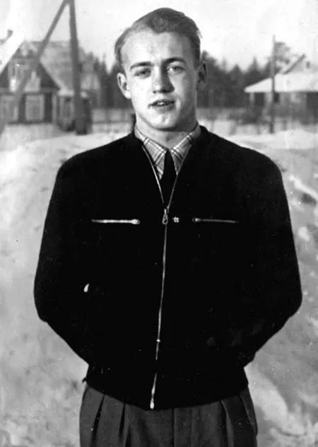 Борис Мессерер в молодости