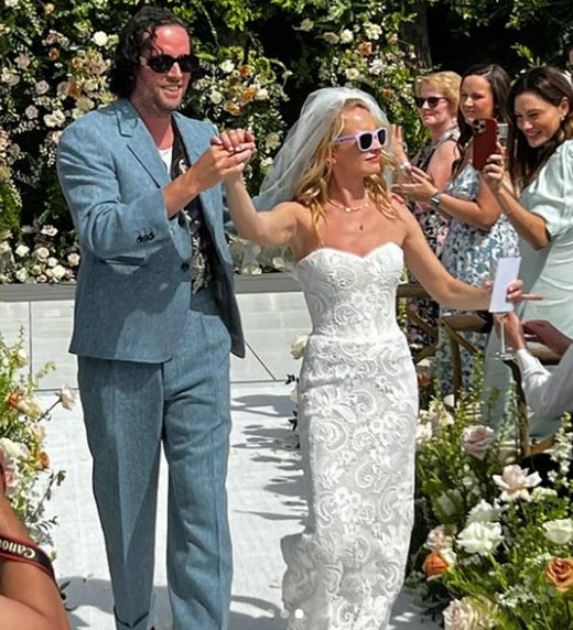 Бритт Робертсон и Пол Флойд свадьба