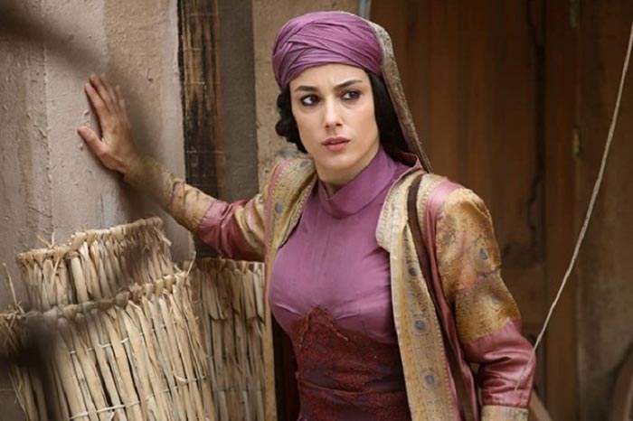 Джансу Тосун в сериале Осада Эль-Кута