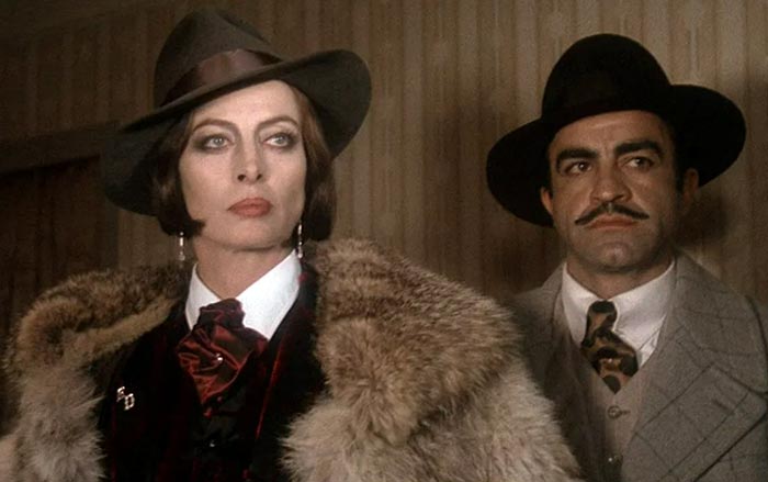 Капучине в фильме Блеф