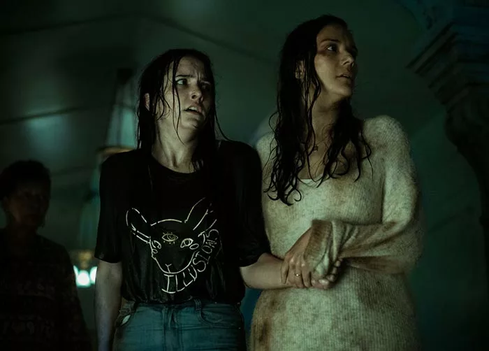 Каталина Сандино Морено в сериале Извне