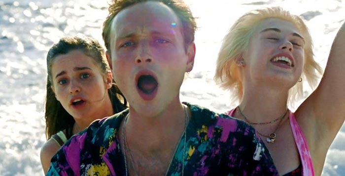 Кэтрин Ханней в фильме Челюсти Столкновение