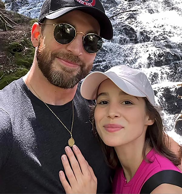 Крис Эванс и Алба Баптиста