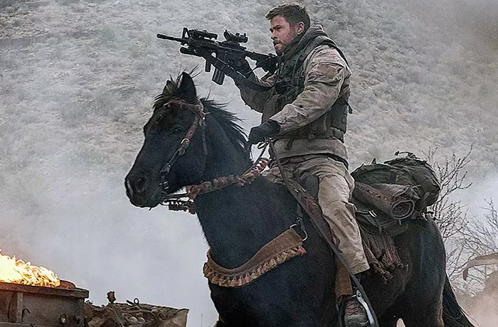 Крис Хемсворт в фильме Кавалерия