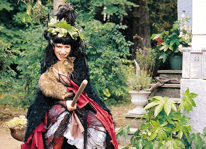 Коринна Харфаух в фильме Биби маленькая волшебница