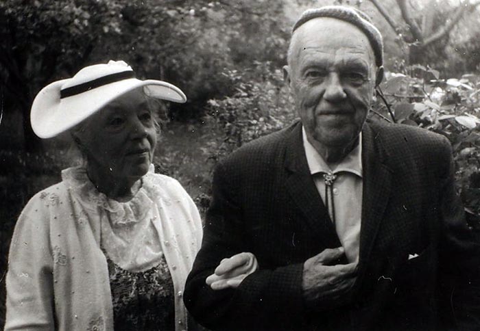 Давид Бурлюк и жена Мария Еленевская