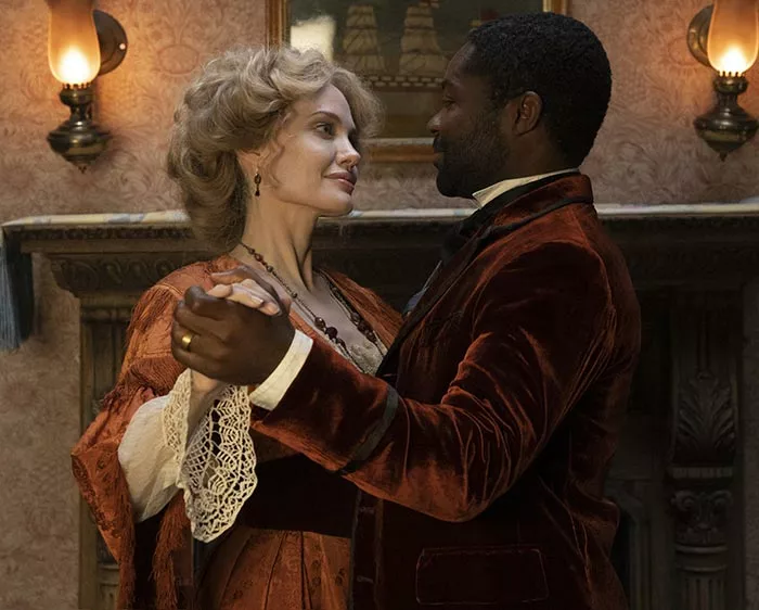 Дэвид Ойелоуо в фильме Питер Пэн и Алиса в стране чудес