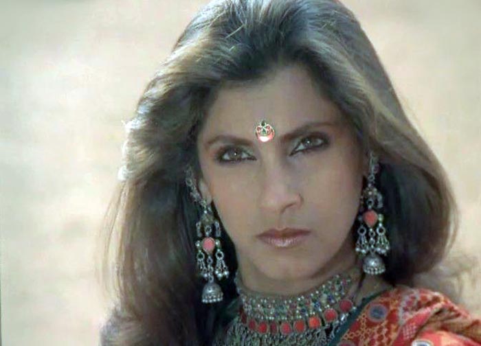 Димпл Кападия в фильме Черный принц Аджуба