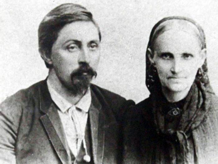Дмитрий Мамин-Сибиряк с матерью