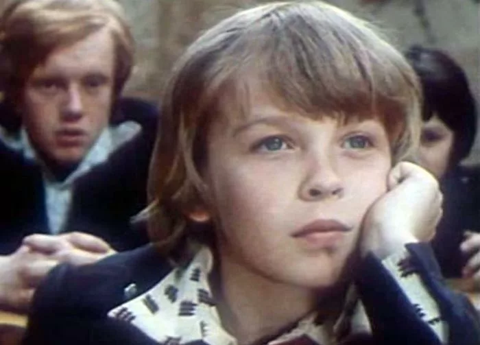 Дмитрий Максимов в фильме Приключения Электроника