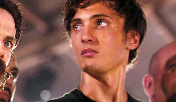 Имон Фаррен в фильме Рыжий пёс