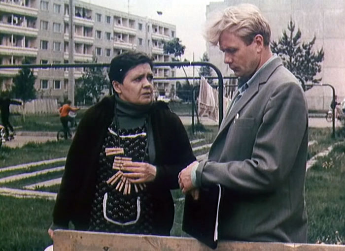 Эйли Силд в фильме Обнажённая в шляпе