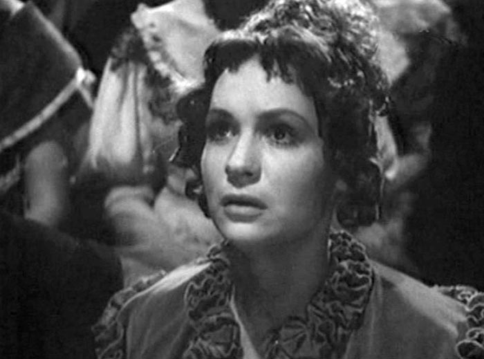 Елена Куракова в фильме Сорока-воровка