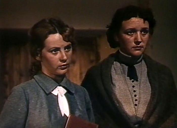 Елена Лицканович в фильме Педагогическая поэма