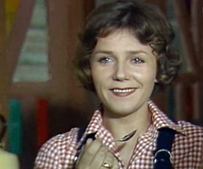 Елена Наумкина в фильме Дом у кольцевой дороги