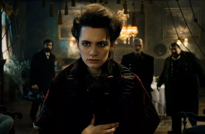 Элла Румпф в сериале Фрейд