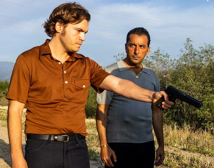 Эмиль Хирш в фильме Под прикрытием