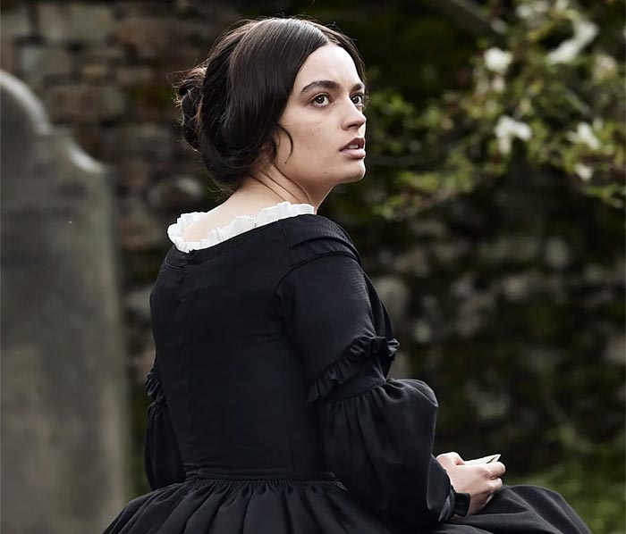 Эмма Маккей в фильме Эмили