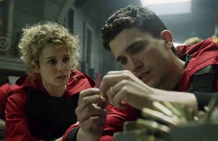 Эстер Асебо в сериале Бумажный дом 2